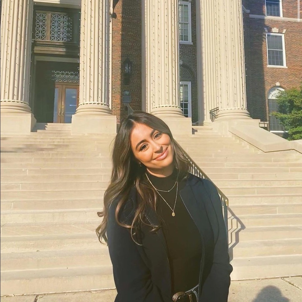 Meet your Posher, Nikki